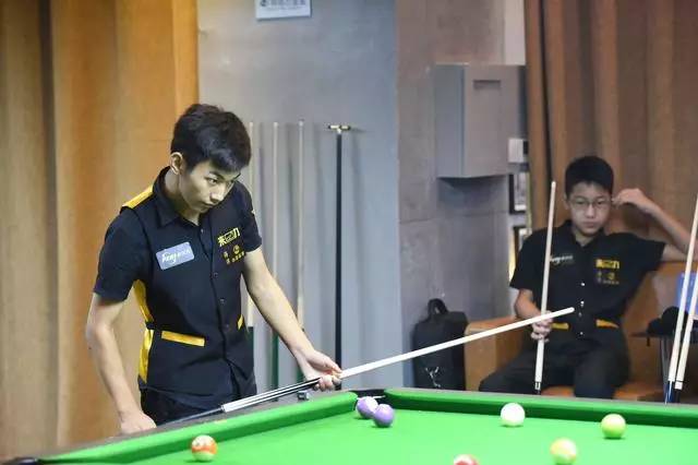 运动才显得 运动才显得