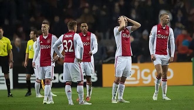 当之无愧的 当之无愧的