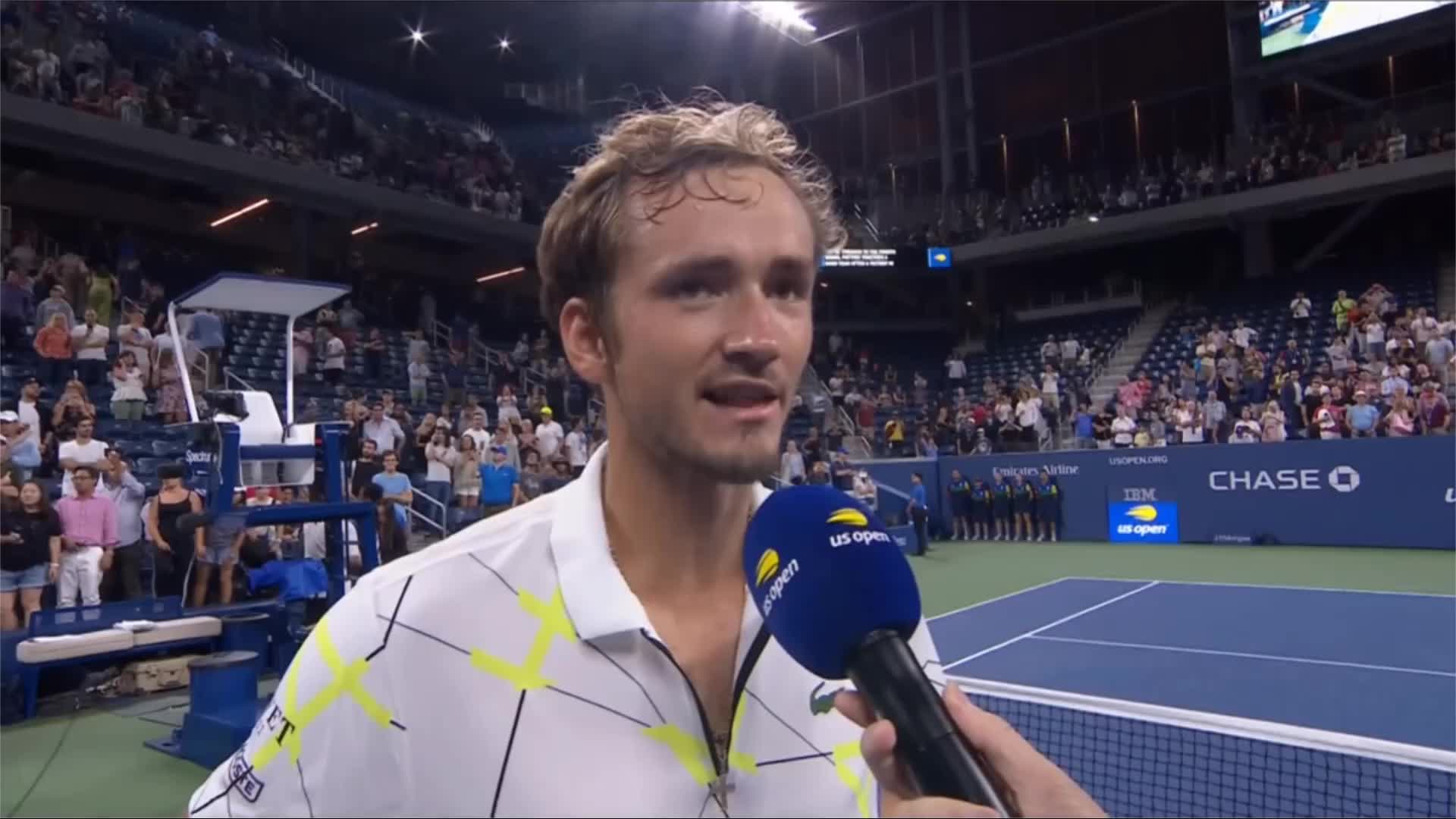 也突显了他 也突显了他