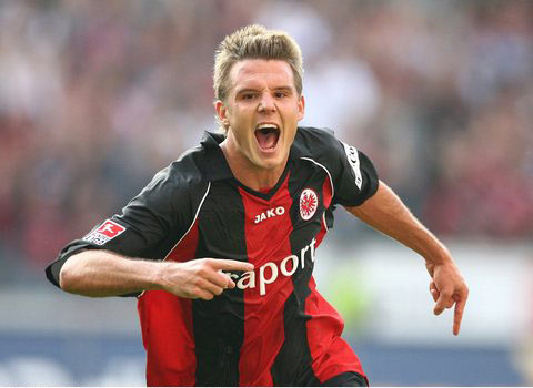 队提供了坚 队提供了坚