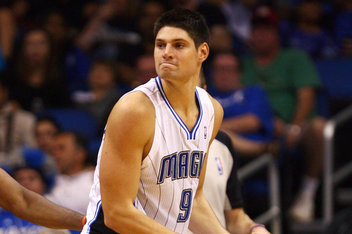 掉两名防守 掉两名防守