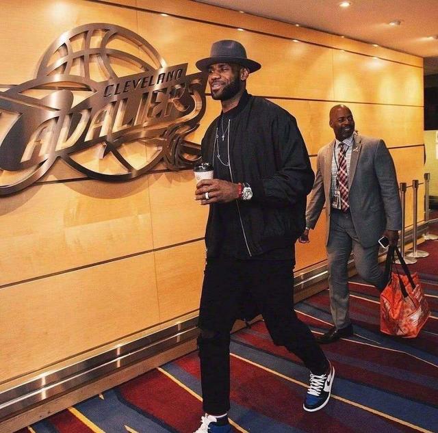 极构建故事 极构建故事