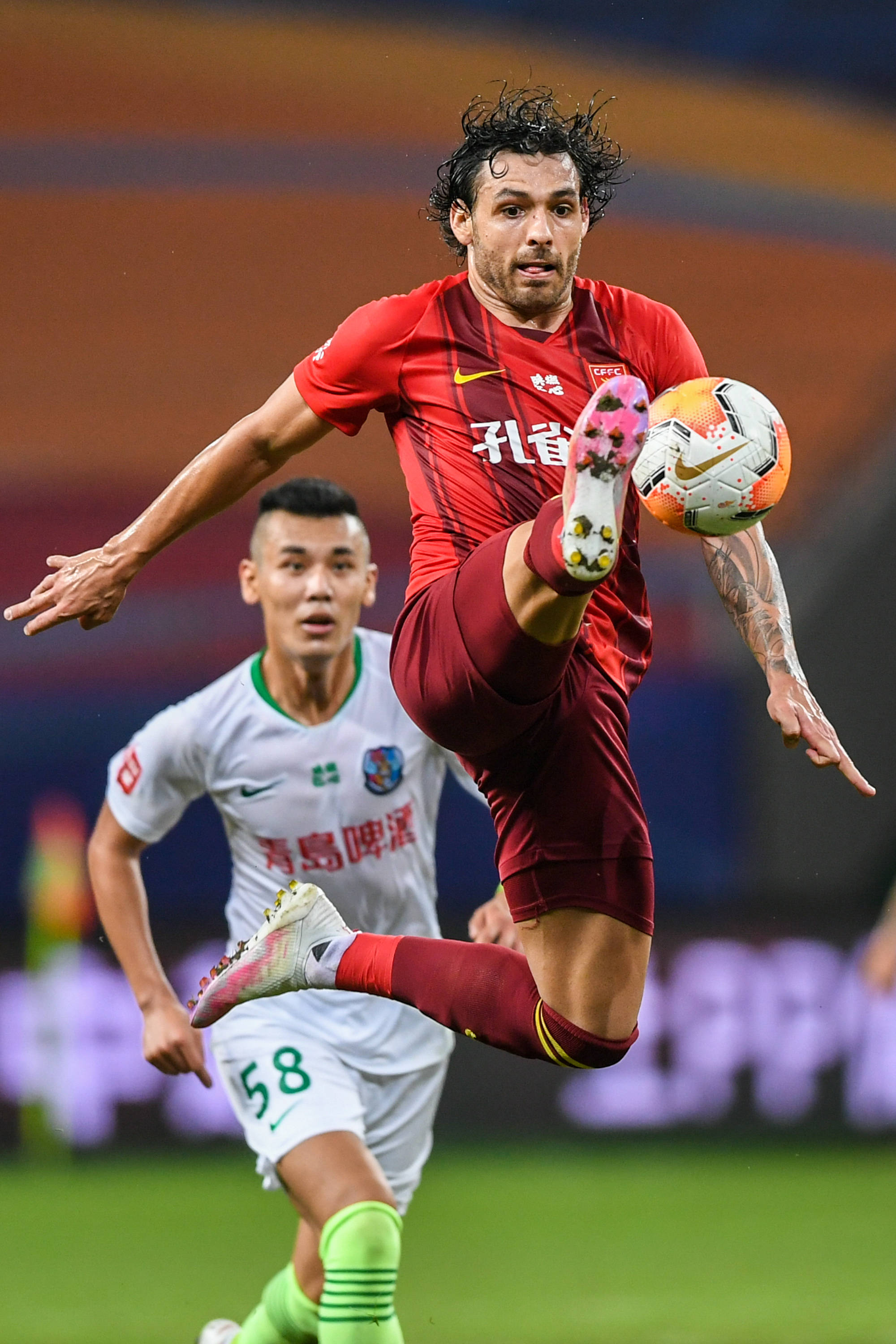 现跨桌同向 现跨桌同向